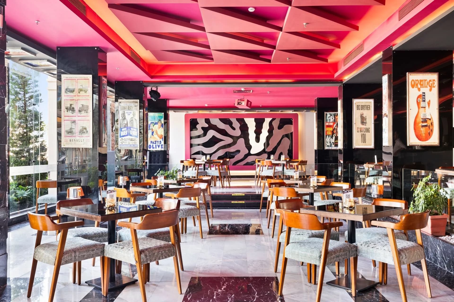 Hotel - Thumbnail 10